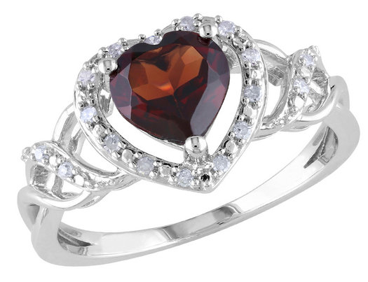 Garnet Heart Ring 1.50 Carats (ctw) in Sterling Silver