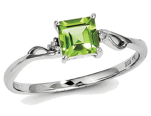 Solitaire Princess Cut Natural Peridot Ring 0.60 Carat (ctw) in Sterling Silver