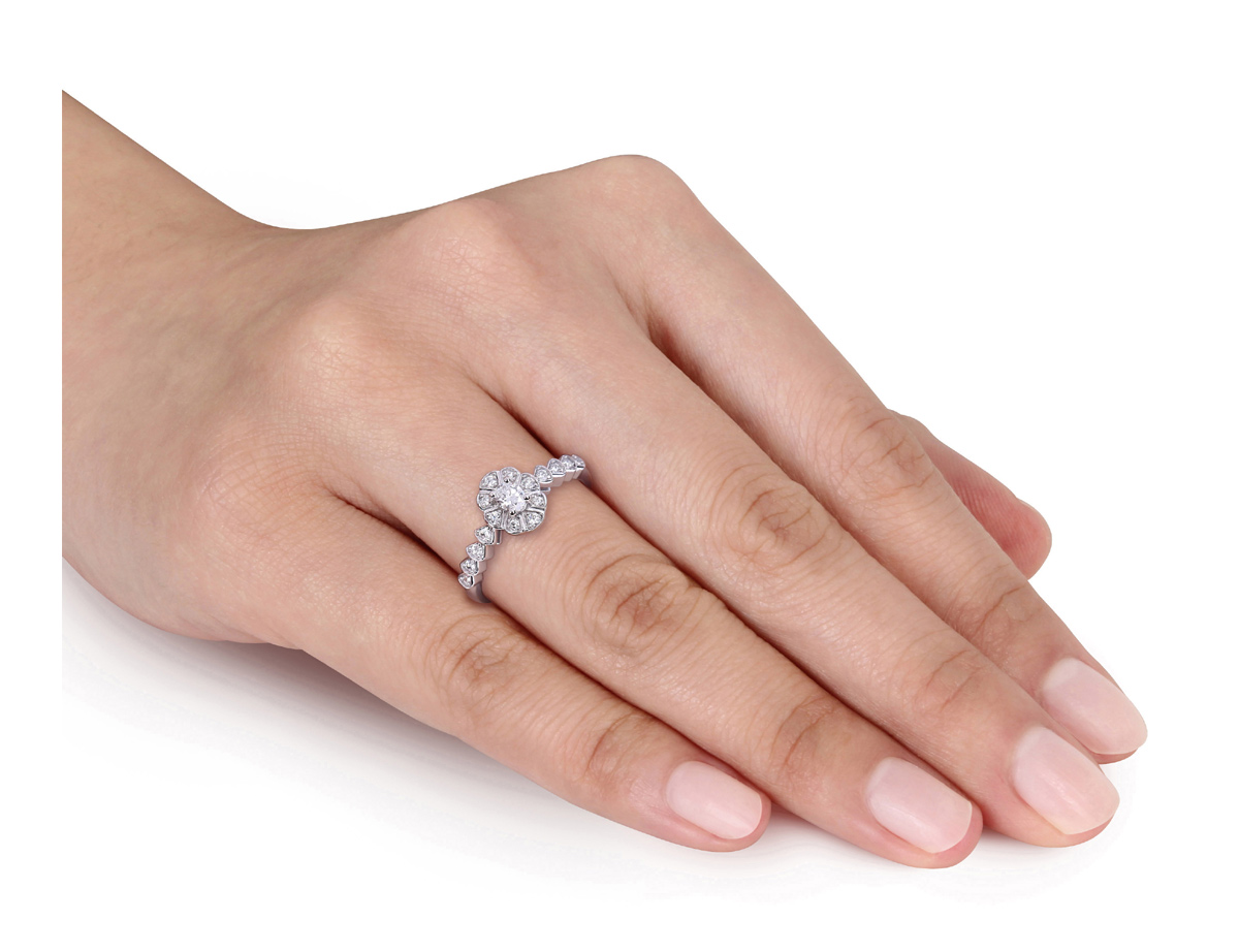 1.00 Carat (ctw) Oval Diamond Engagement Ring 14K White Gold - Picture 9 of 29